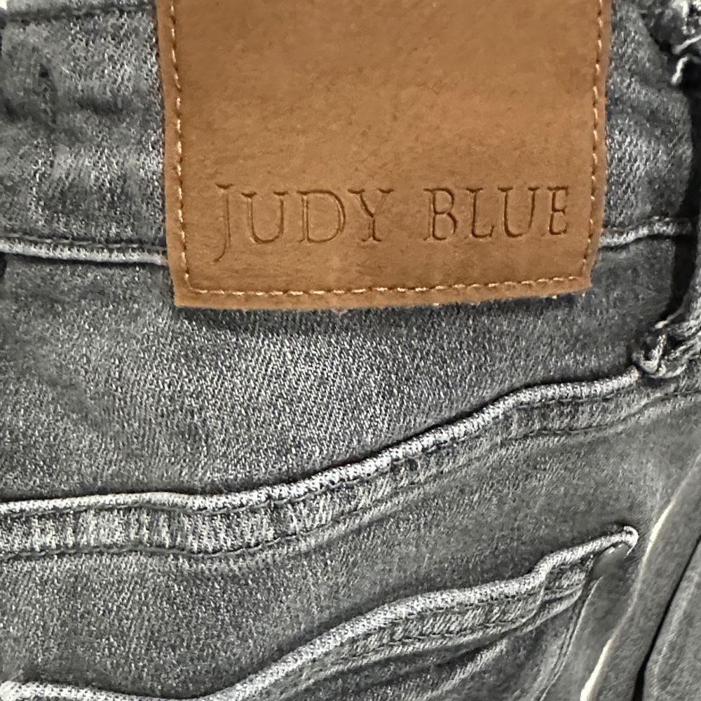 Judy Blue Charcoal Skinny Jeans - Picture 5 of 5